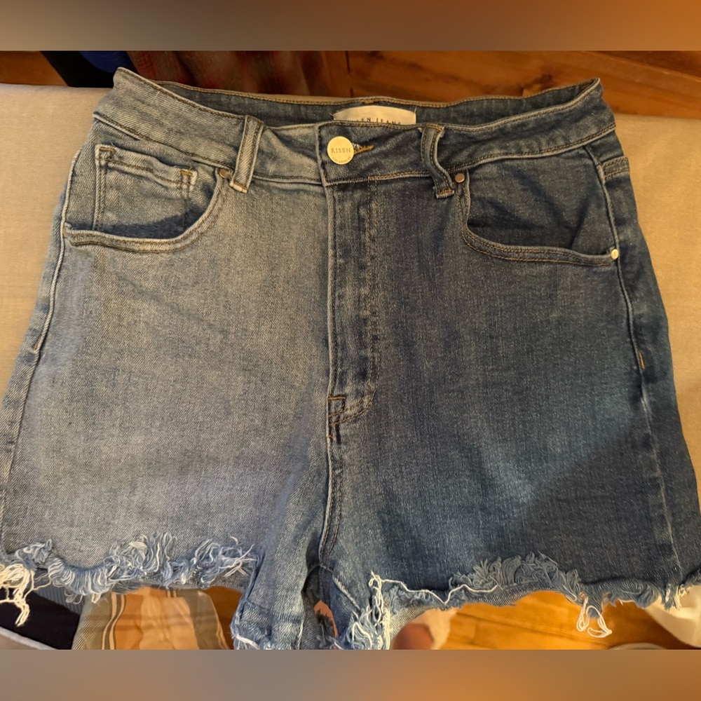 Blue High-Waisted Jean Shorts with Frayed Hem